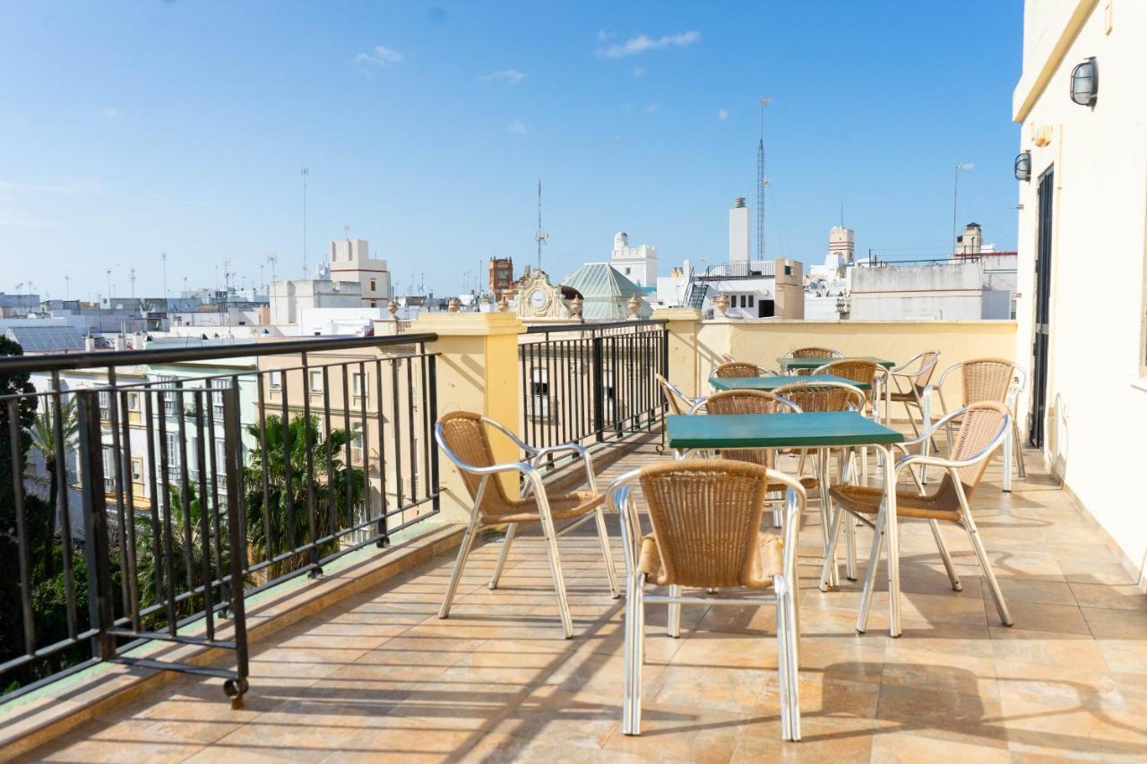 Residencia Universitaria Cadiz Centro Apartment Exterior photo