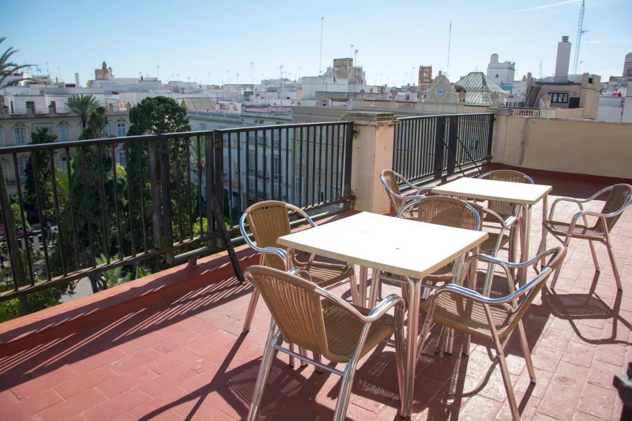 Residencia Universitaria Cadiz Centro Apartment Exterior photo