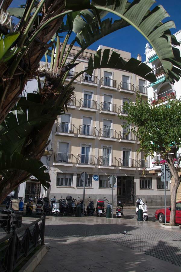 Residencia Universitaria Cadiz Centro Apartment Exterior photo